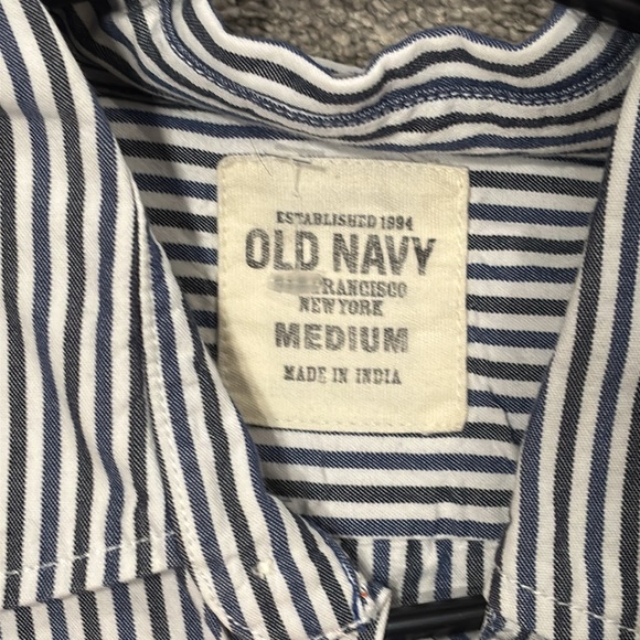 Mens Old Navy button up - Picture 4 of 4